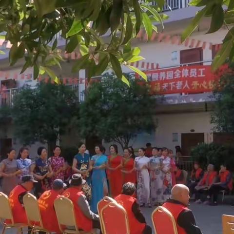 真情陪伴欢乐互动共度节日
