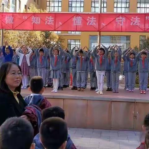 大同大学附属小学四（十四）班“华侨日—铭记历史、勿忘国耻、奋发学习、耀我中华”主题升旗仪式