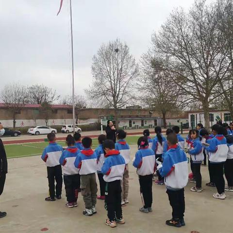 “我们的节日 清明时节寄哀思”——彭集街道海子小学组织烈士墓祭奠活动