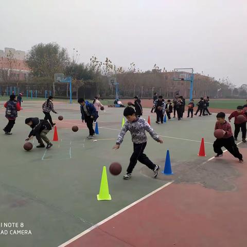 快乐篮球--临沭县第三实验小学篮球社团