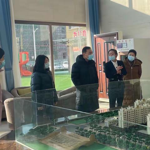 市分行张晓刚副行长、高景媛总经理与王静颖行长一行对开鲁镇支行拟合作楼盘进行实地考察