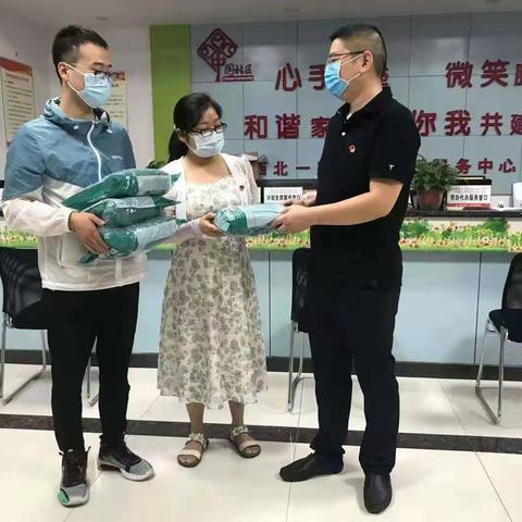 “结对共建促提升 文明创建先锋行”——记莲湖区金融办在职党员进社区志愿服务活动