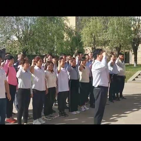 追寻红色记忆，凝聚奋进力量