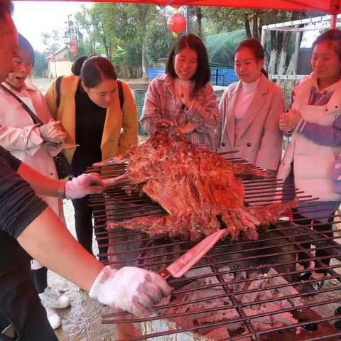 走进生态农庄，举办全羊盛宴---贵溪市美的学校小学部教师户外拓展活动