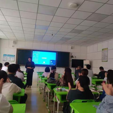 做有爱的教育，润物细无声——记围子小学优秀教师事迹报告会