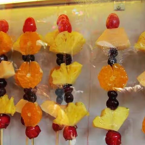 甜甜心情，品冬天味道——大兴三幼首邑园小三班开展“冰糖葫芦制作”助教活动