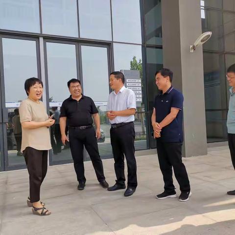 郸城县职业中专学校领导赴郑州参观学习