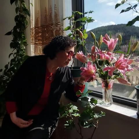 2023年，正月初六，弟弟邀请我们去他家会餐，我们一共14个人