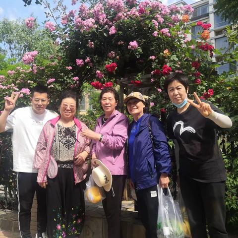 2023年6月4日，朋友来家里赏花