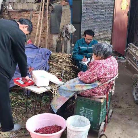 榆林乡中心卫生院11月第一个周二“扶贫日”各团队深入贫困户家中