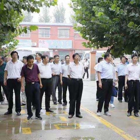 县教体局组织开展校园环境精细化管理观摩交流活动