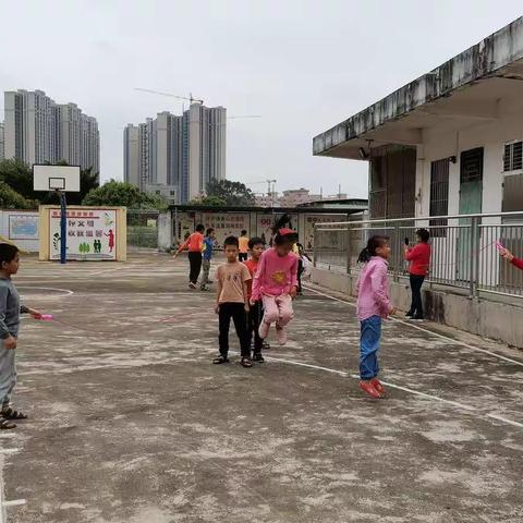 石仔岭小学“阳光快乐大课间活动”