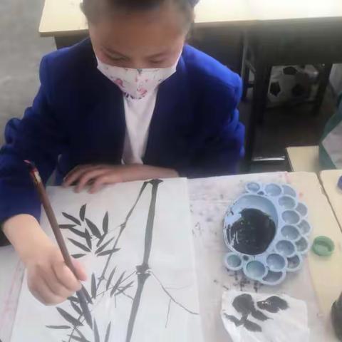 中心小学：特色校本课程—竹墨画