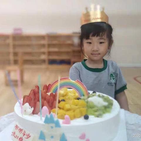 祝施玥彤小朋友四岁生日快乐哟😘😘