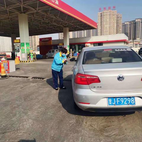 防控保供双管齐下，甘谷片区加油站为防疫“加油”