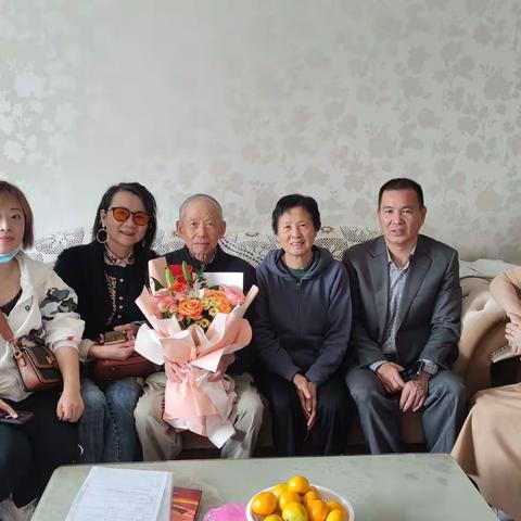 “金秋送温暖 理事献爱心”系列活动之慰问义籍抗美援朝志愿军老兵活动之五
