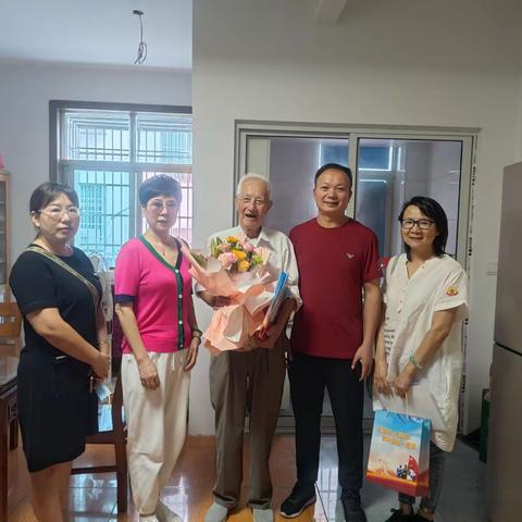 “金秋送温暖  理事献爱心”系列活动之慰问义籍抗美援朝志愿军老兵活动之一