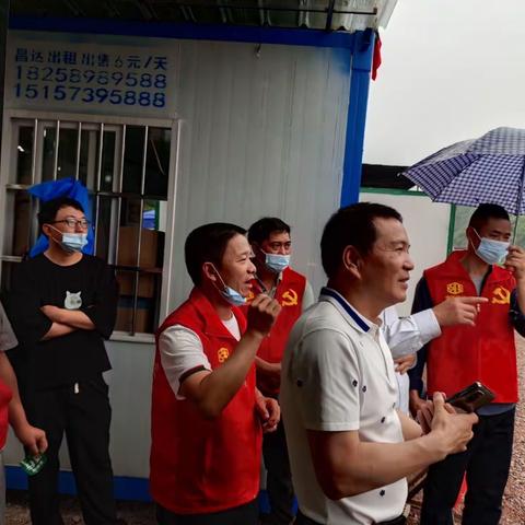 联合会携爱心企业党小组慰问一线防疫卡口工作人员