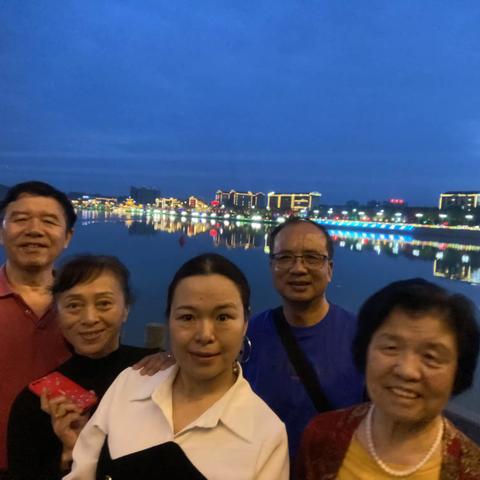 夜游芷江和平城