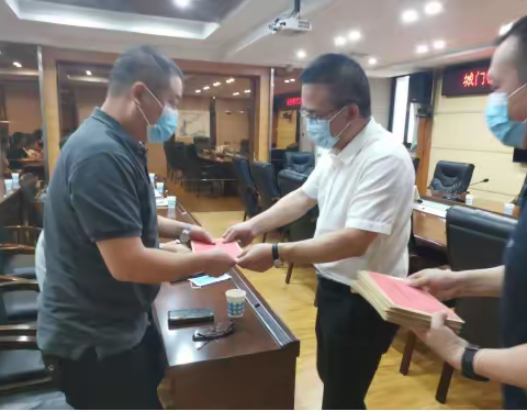 防疫慰问到一线  浓浓关怀暖人心