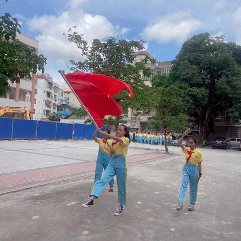 茂南区羊角镇中心小学“喜迎二十大，争做好队员”主题教育活动暨一年级第一批新队员入队仪式。