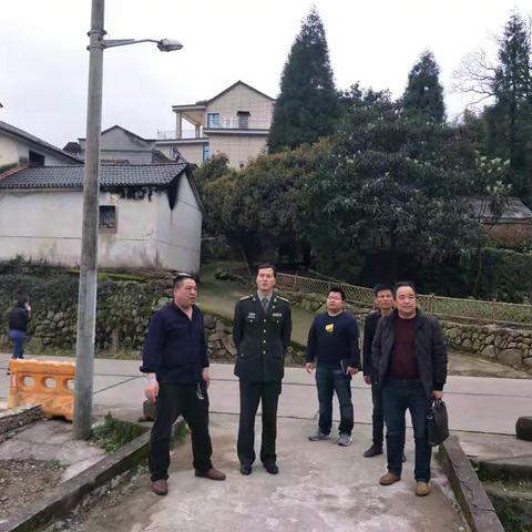 情系山村—区委常委、人武部长贾恒飞到沙畈走访调研