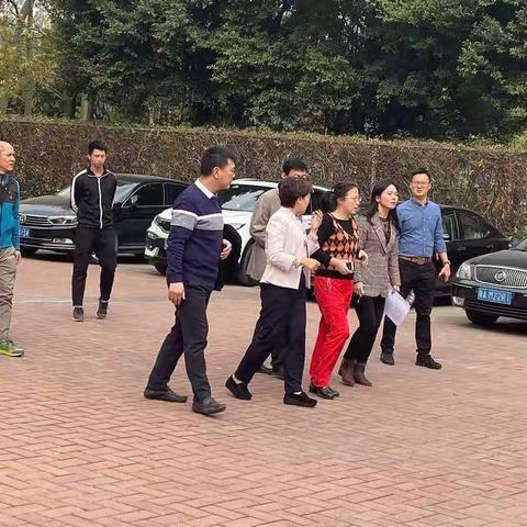 【鹤龙党建】广州市城管局协同白云区城管局到鹤龙街金碧雅苑社区考察垃圾分类工作开展情况