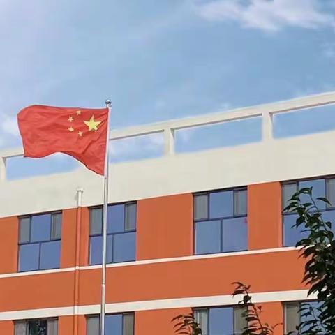 永福庄乡中心小学“我的书桌我整理”养成教育活动进行中