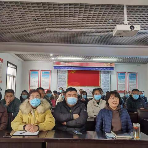 后河镇组织集中观看全国脱贫攻坚总结表彰大会