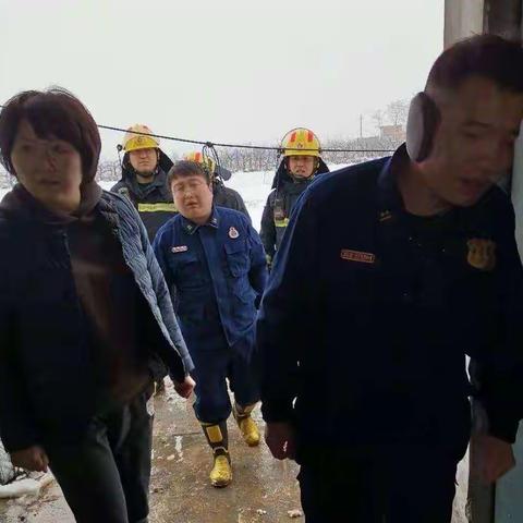 雪天走访暖人心——后河镇积极开展雪后灾情排查工作