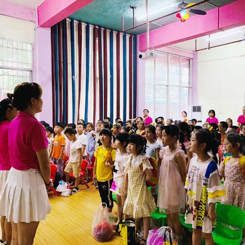 春天贝贝幼儿园“今夜不回家，共同成长，勇敢之夜”