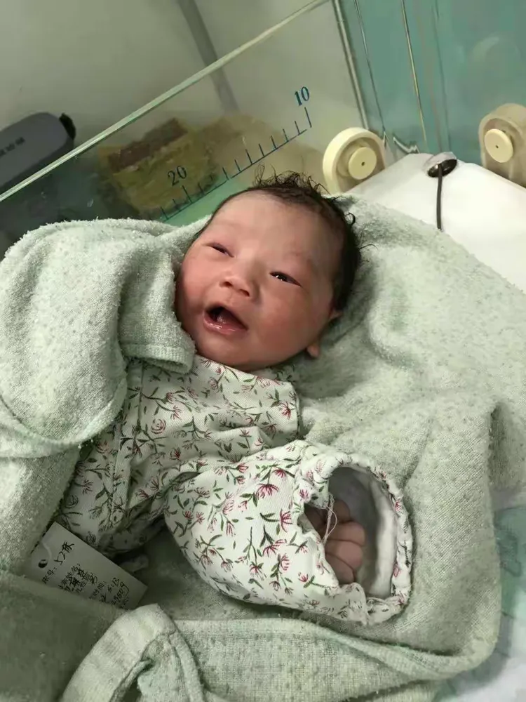 宝宝呱呱坠地，母子幸福平安！
