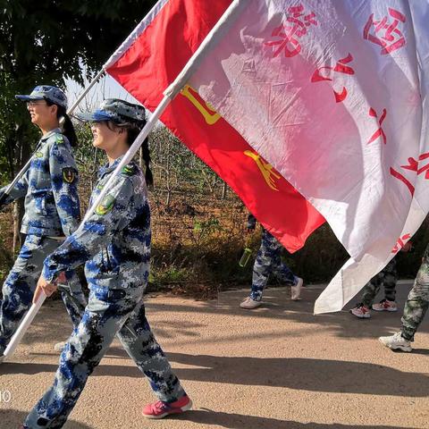 不忘初心铸体魄   砥砺前行书青春        ——市62中学高二学子军训记