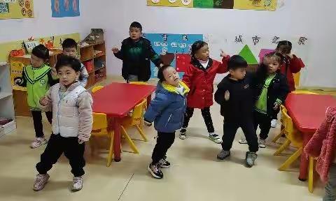 小叮当幼儿园中二班第十一周