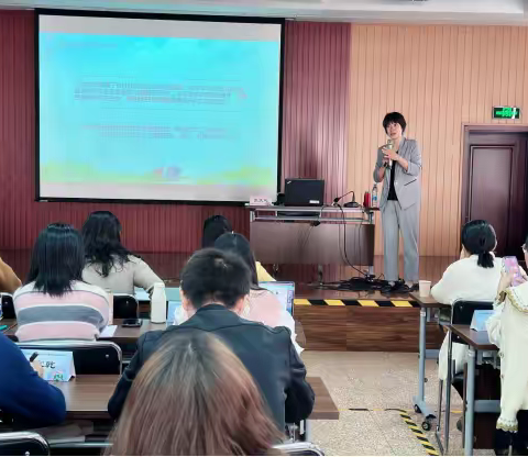 2023年湖南湘江新区骨干教师高端研修班第二期学习简报第二期                      2023年10月10日