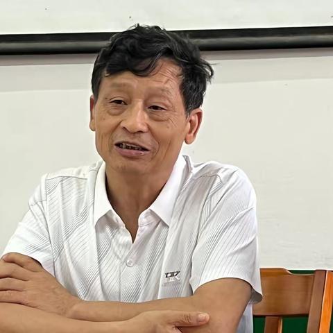 “家校同心 师生同行”东山侗族乡学校召开初三年级家长会