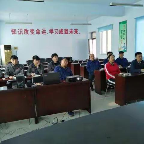 科工机械专业现代学徒制优秀学员参与企业技术部产品改进分析