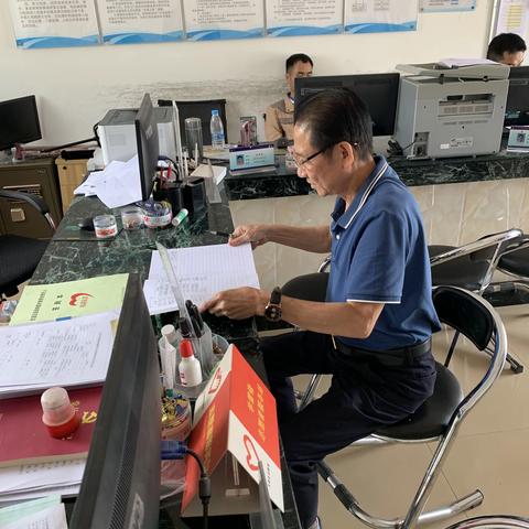 我委帮扶责任人到扎南村入户开展帮扶工作