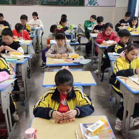 益智生辉  思维飞扬——广信区第九小学四(2)班益智课堂活动纪实