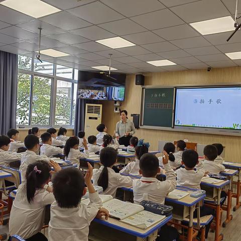 扎实新课标学习 走进课堂教学实践——人民路小学语文教研活动