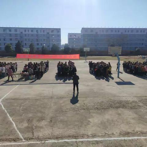 拼搏挥洒汗水，运动点燃青春——麻屯二中冬季长跑运动会纪实