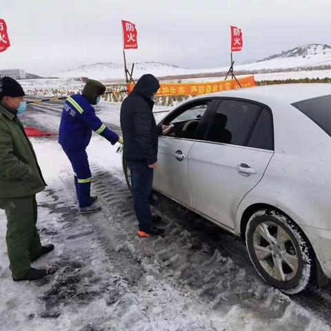 守初心，担使命，防疫前线，党旗飘扬