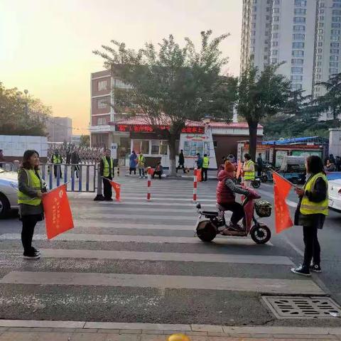 一路同行，感恩有你——记实验小学2019级8班家长志愿者护卫队