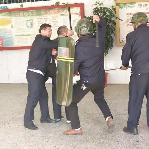 【人民平安】反恐防暴警钟鸣，校园安全保稳定和谐