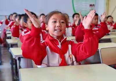 实验三小北校区桌面舞成果汇报