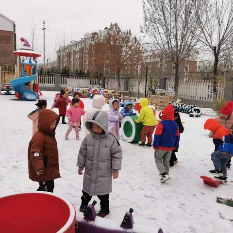 东营区史口镇中心幼儿园：又是一年大雪时，幼儿园里欢乐多