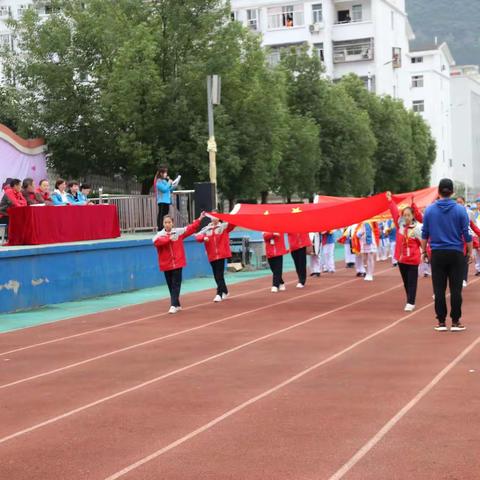 “童心赞祖国”--兴山县外国语小学第十二届艺体节掠影