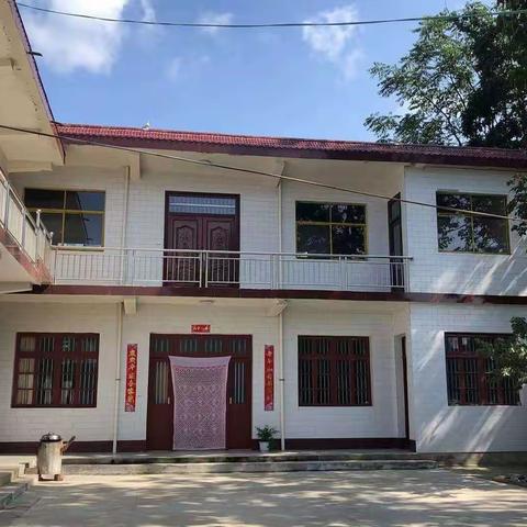 创建“美丽庭院”，点“靓”乡村画卷