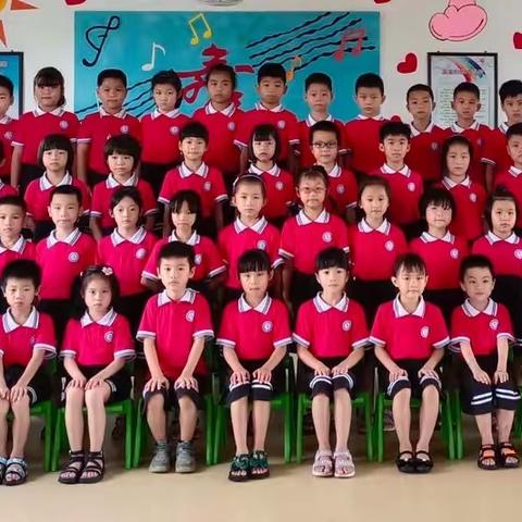 南塘镇中心幼儿园大（5）班《毕业季》