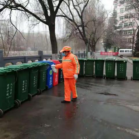 抗击疫情 更暖人心“环卫橙”